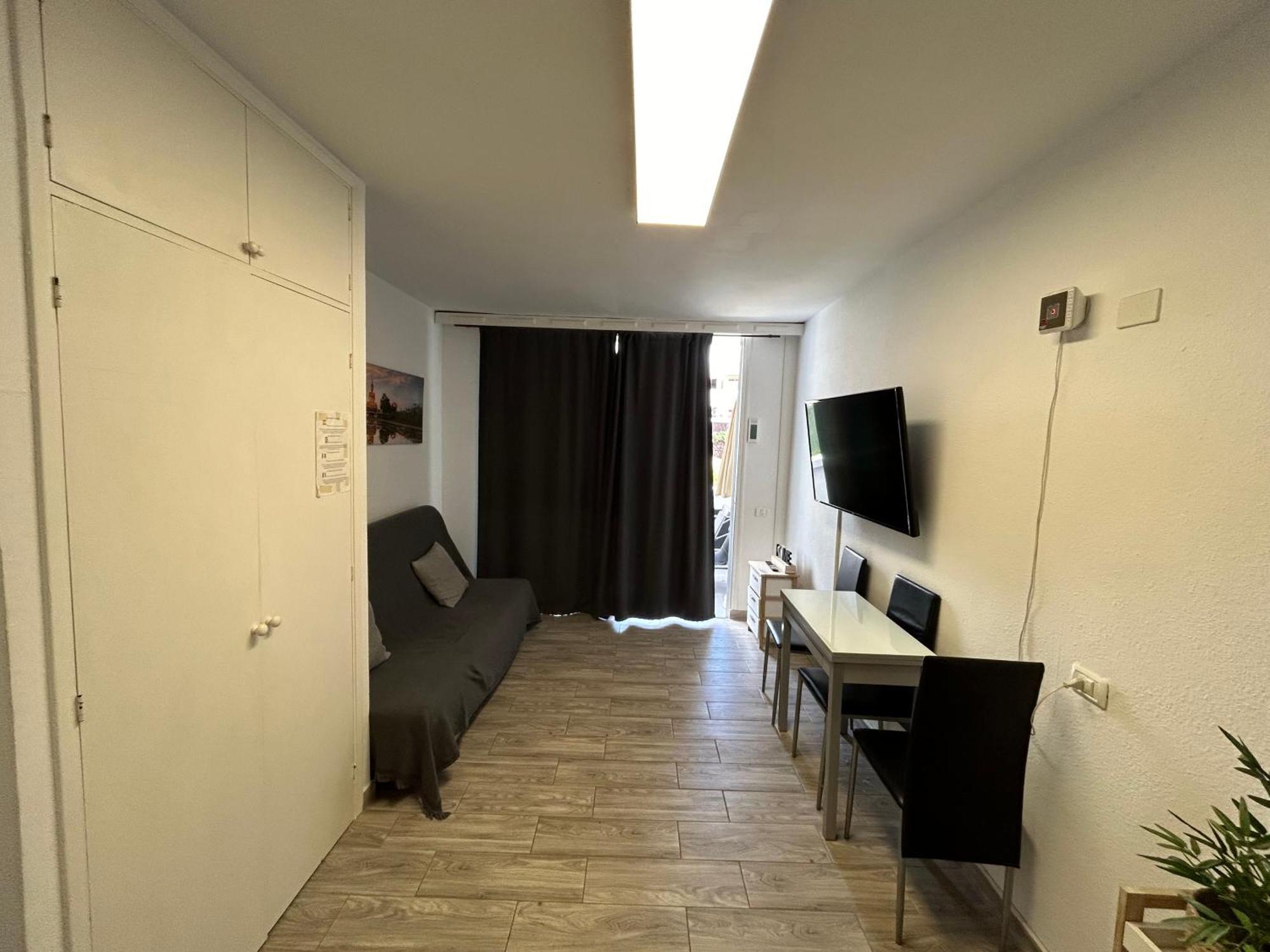 Sunny Apt With Terrace Coastal Area South Arona أرونا المظهر الخارجي الصورة