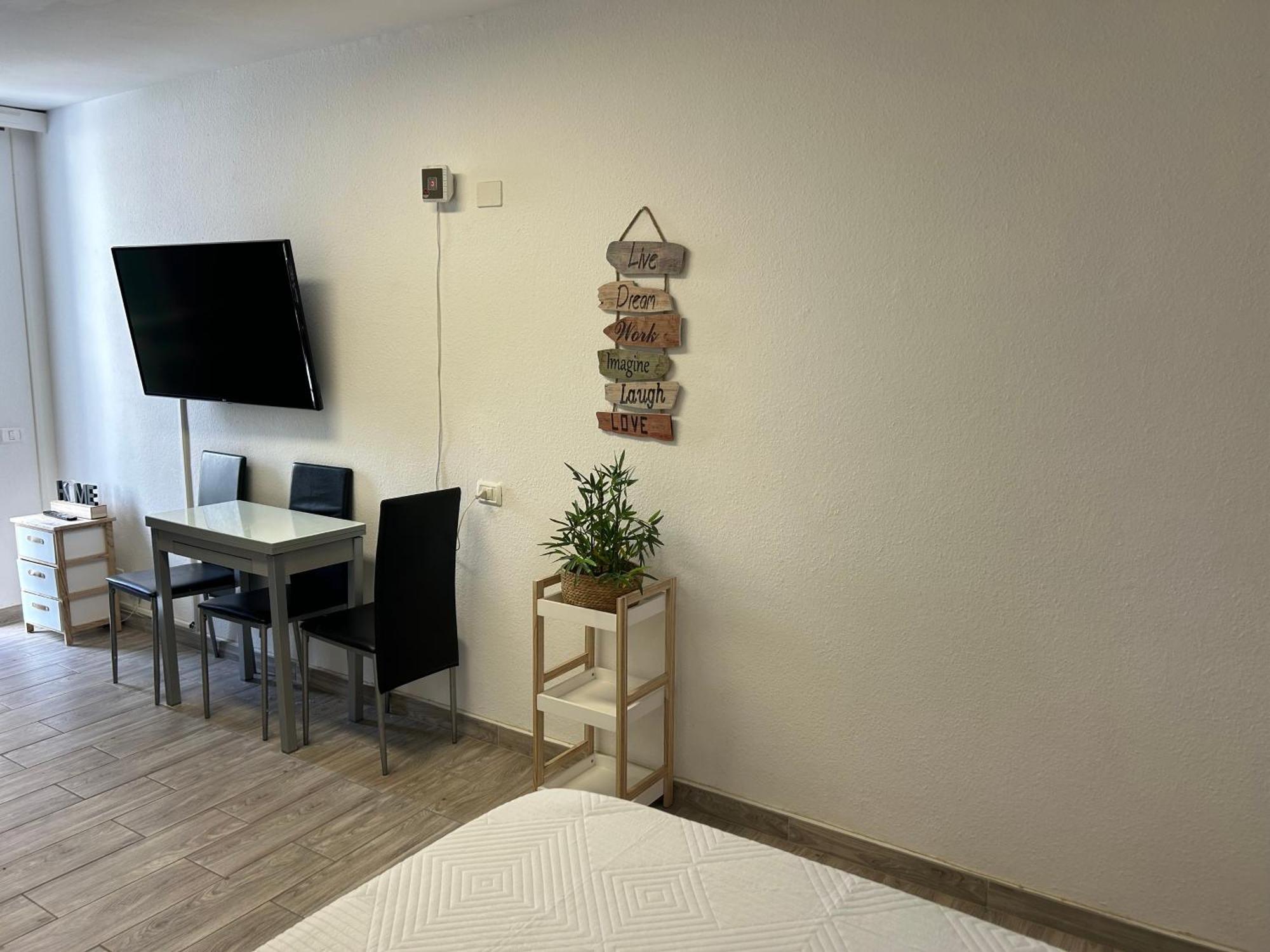 Sunny Apt With Terrace Coastal Area South Arona أرونا المظهر الخارجي الصورة